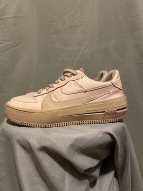 Nike Women's Low-Top Platform Sneakers - Light Pink